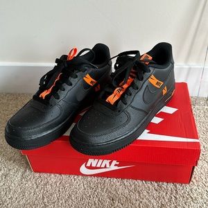Brand new Nike Airforce 1’s youth size 7 (fits like a women’s size 8)